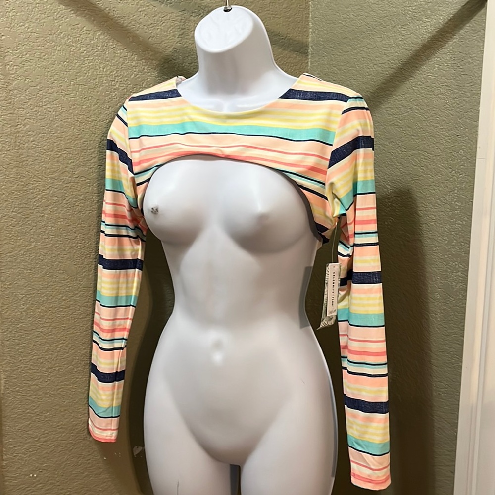 Celebrity pink Chloe cropped long sleeve rashguard